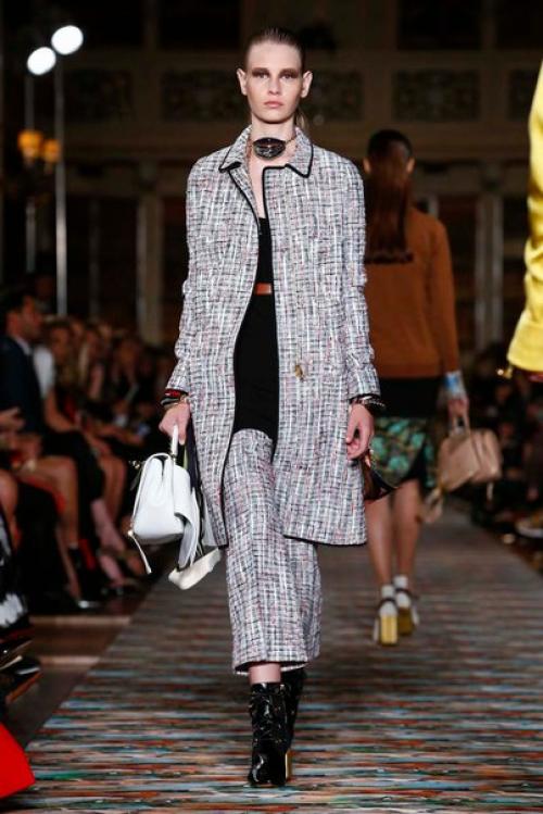 Dior в Лондоне устроил показ своей новой коллекции весна - лето 2017. 04