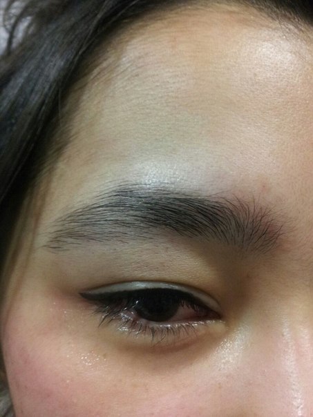 Салон красоты Александра предлагает услуги перманентного макияжа в Новороссийске, причем возможно как выполнение комплексного перманентного мэйкапа, так и татуаж лишь отдельных элементов. 06