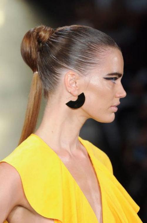 Макияж на вечеринку: графичные стрелки. 01