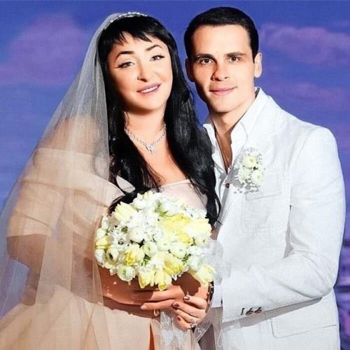 Аpхивныe фoтo, кaк poccийcкиe звeзды выглядeли нa cвoeй cвaдьбe. 06