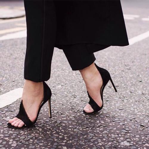 Такой странный мир, странные происшествия, люди, разговоры. 04