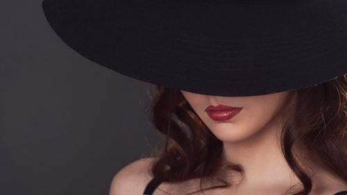 Французский макияж.  Сейчас в моде минимализм, поэтому французский макияж как раз отвечает этому условию. 01