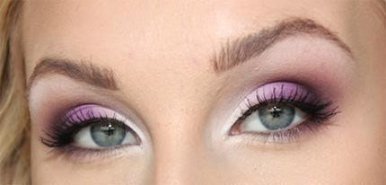 Вам понадобятся тени фиолетовых оттенков. 04 Вам понадобятся тени фиолетовых оттенков. 04