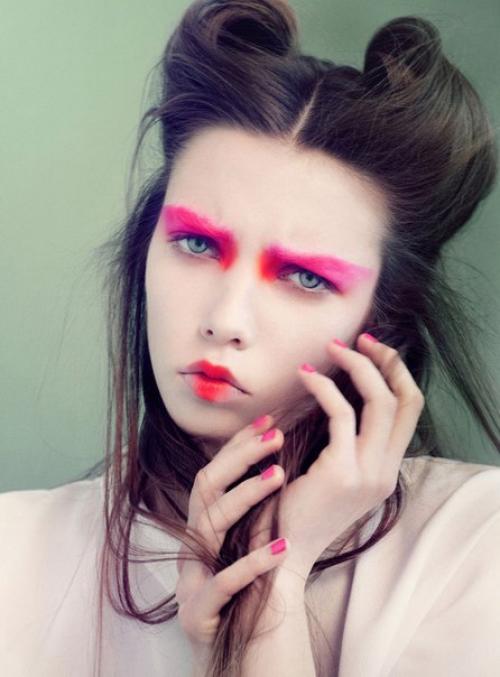 Модные тенденции в оформлении бровей. 05