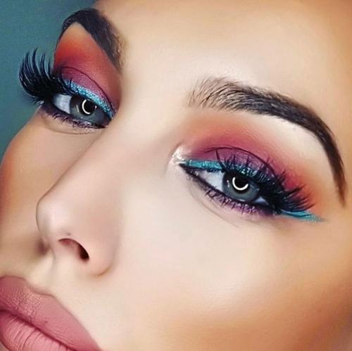 Четверг принято считать маленькой репетицией пятницы. 01