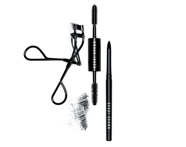 Кэти Холмс представила лимитированную коллекцию макияжа от Bobbi Brown. 01