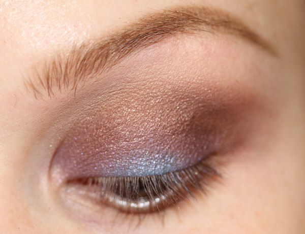 Макияж глаз в коричнево - фиолетовых оттенках - пошаговое фото. 03