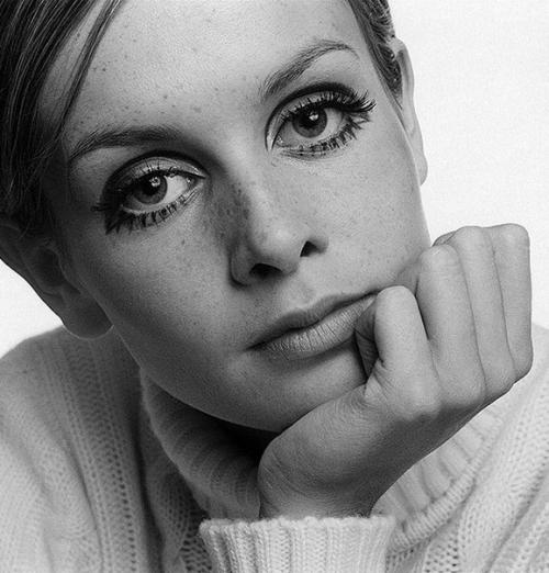 Триумфом 60-х годов стала британская модель Лесли хорнби, известная всем как твигги. 01