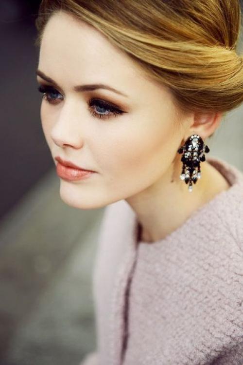 Как подчеркнуть скулы при помощи румян или бронзатов. 02 Как подчеркнуть скулы при помощи румян или бронзатов. 02