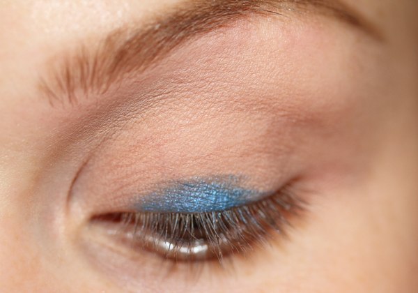 Макияж глаз в коричнево - фиолетовых оттенках - пошаговое фото. 01