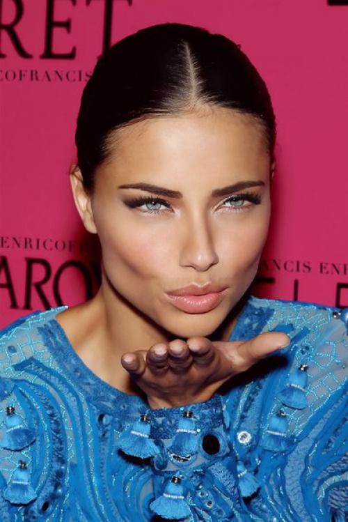 Как подчеркнуть скулы при помощи румян или бронзатов. 04 Как подчеркнуть скулы при помощи румян или бронзатов. 04