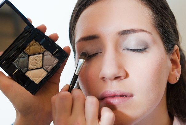 Фотоурок: драматичный макияж для праздников. 06 Фотоурок: драматичный макияж для праздников. 06