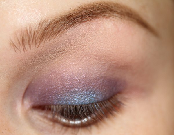 Макияж глаз в коричнево - фиолетовых оттенках - пошаговое фото. 02