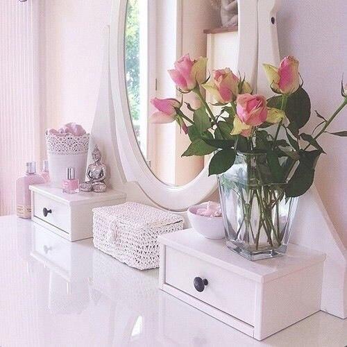 Дамское счастье: как обустроить туалетный столик мечты? 06