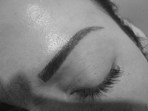 Добрый день!  Я визажист - стилист. 06