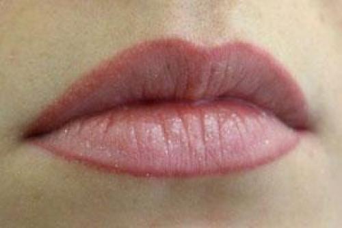 Добрый день!  Я визажист - стилист. 05