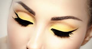 Тайное оружие всех женщин и незаменимый атрибут как дневного так и вечернего макияжа - подводка для глаз. 04