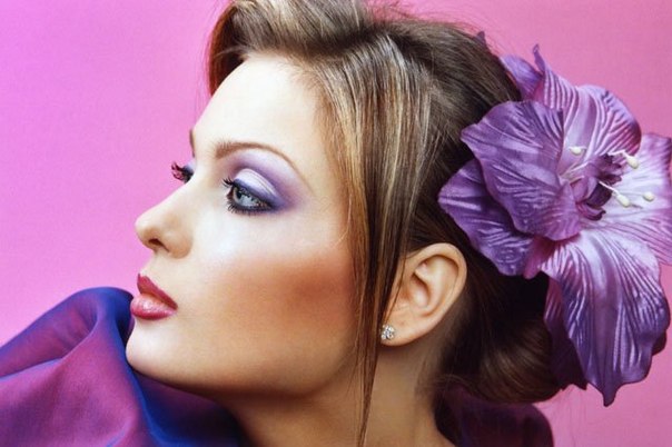 Несмотря на то, что молодость красива своей естественностью, каждой девушке в выпускной вечер хочется выглядеть особенно обворожительно и стильно. 01 Несмотря на то, что молодость красива своей естественностью, каждой девушке в выпускной вечер хочется выглядеть особенно обворожительно и стильно. 01