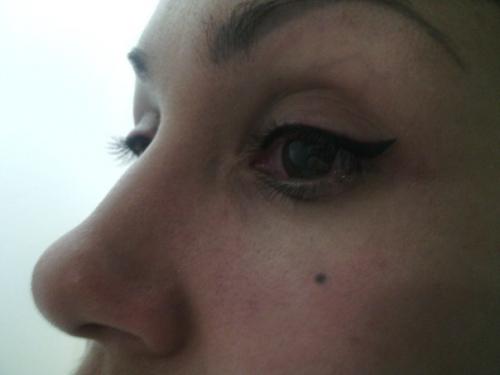 Добрый день!  Я визажист - стилист. 09