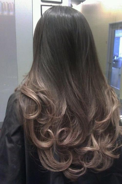 Вы с увлечением просматриваете журналы с фотографиями причесок звезд и думаете - а может быть мне так покраситься? 09