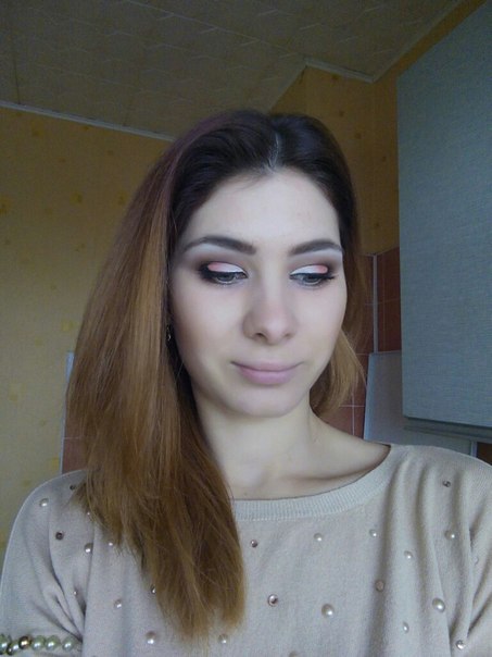 Добрый день.  Предлагаю услуги визажиста. 03