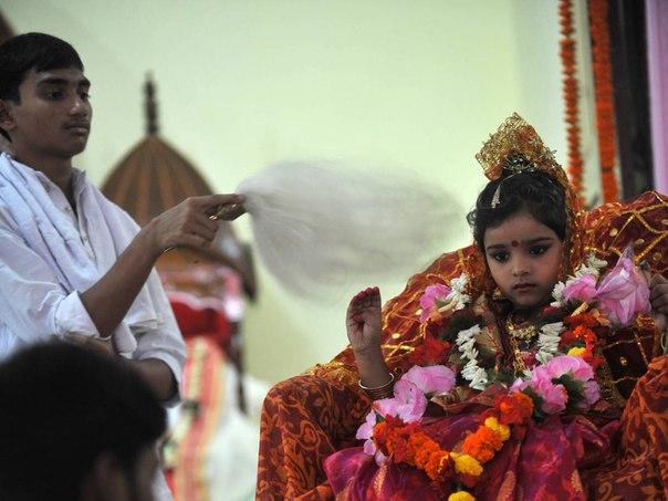 Девочки из Непала - последние живые божества на планете. 07 Девочки из Непала - последние живые божества на планете. 07