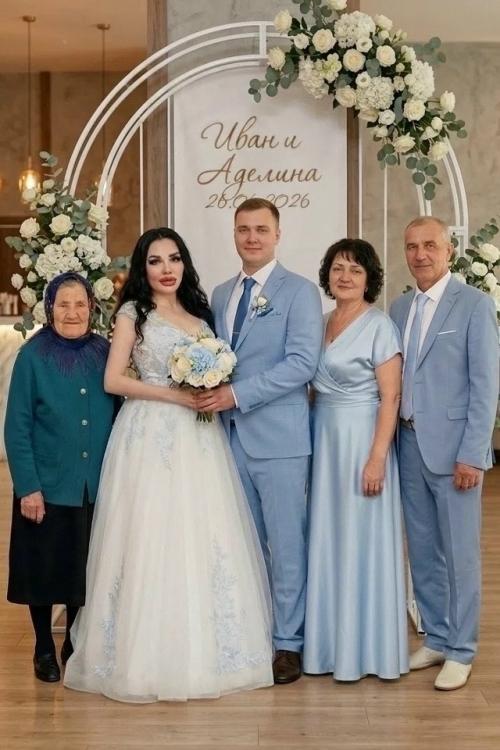 Здрасьте.  Удалите эту с фото.  