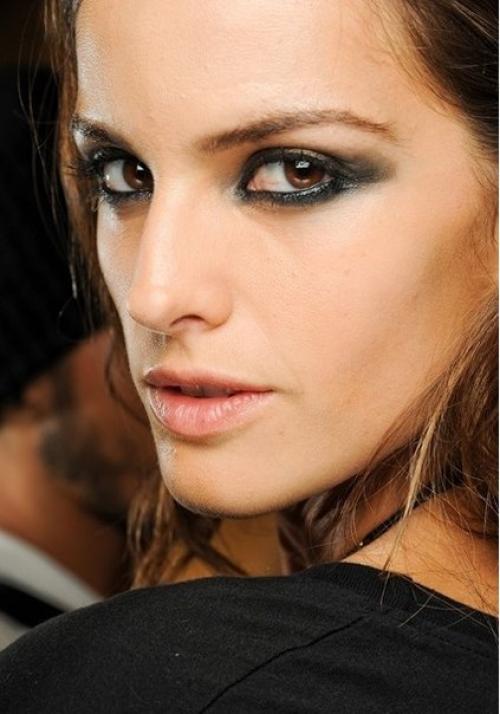 Черный для глаз: тенденции лета. 03
