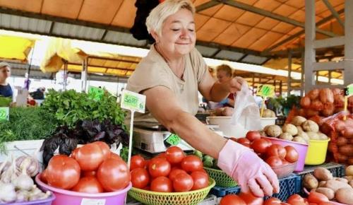 В госдуме предложили разрешить дачникам торговать своей сельхозпродукцией в людных местах.

