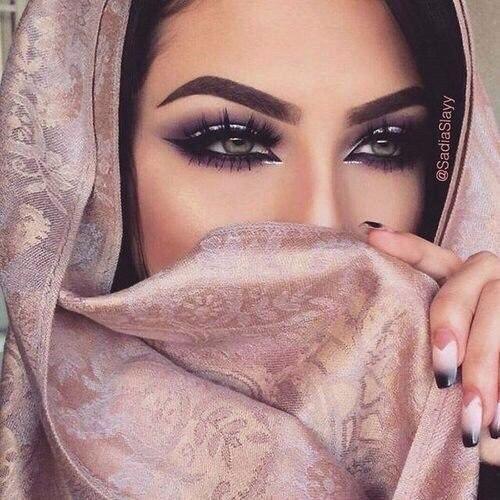 Традиционно восточные женщины уделяли большое внимание своей внешности. 05