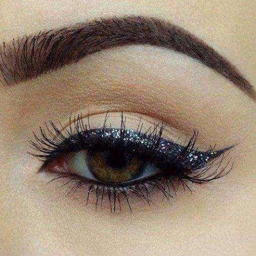 Потрясающие варианты макияжа для зеленых глаз. 01