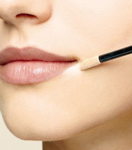 Компания Lunasol инструкцию для девушек по использованию своей косметики создала. 05