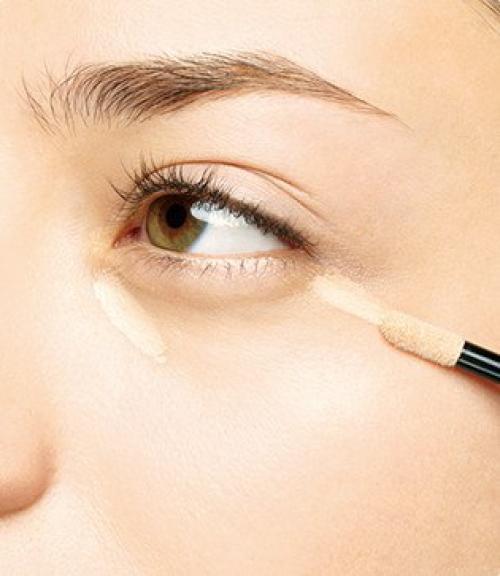 Компания Lunasol инструкцию для девушек по использованию своей косметики создала. 04