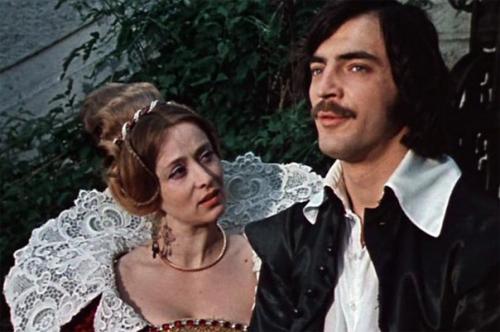 СВАДЕБНЫЕ ПРИЧЕСКИ И МАКИЯЖ?  Запись по тел.: 8 9377 9377 57, ? 05