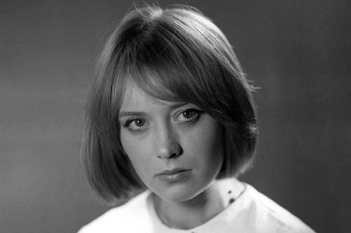 СВАДЕБНЫЕ ПРИЧЕСКИ И МАКИЯЖ?  Запись по тел.: 8 9377 9377 57, ? 03