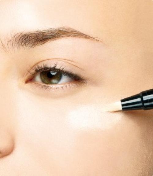 Компания Lunasol инструкцию для девушек по использованию своей косметики создала. 03