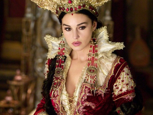 10 самых сексуальных кинозлодеек. 07