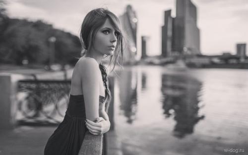 Приглашаются модели для красивой осенней черно-белой фотосессии, которая будет проходить на набережной речного вокзала, 27. 03