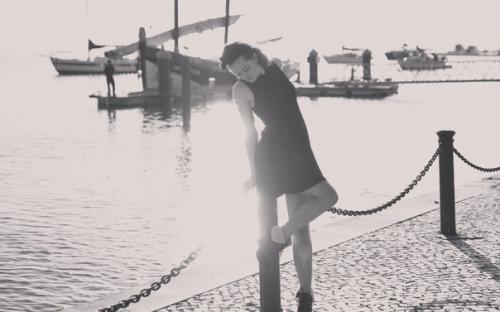 Приглашаются модели для красивой осенней черно-белой фотосессии, которая будет проходить на набережной речного вокзала, 27. 01