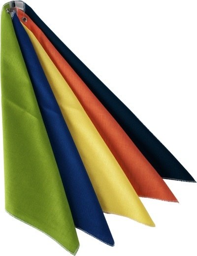 Наиболее распространенный, доступный и практичный метод цветотестирования — с помощью платков-тестеров. 01