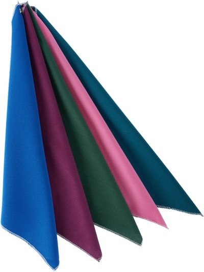 Наиболее распространенный, доступный и практичный метод цветотестирования — с помощью платков-тестеров. 03