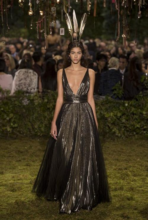 Сказочные платья с показа Christian Dior Couture, весна - лето 2017. 07