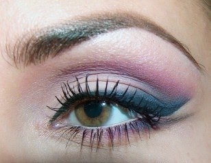 Для борьбы с выпадением ресниц и укрепления их корней. Для борьбы с выпадением ресниц и укрепления их корней.