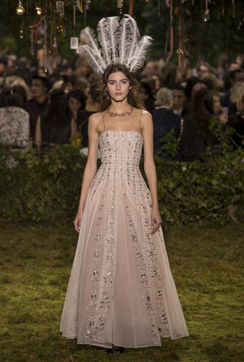 Сказочные платья с показа Christian Dior Couture, весна - лето 2017. 08