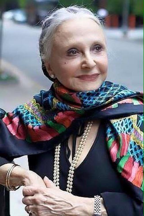 Несколько раз перечитывала текст, он продолжает вдохновлять меня, делюсь вдохновением: 01