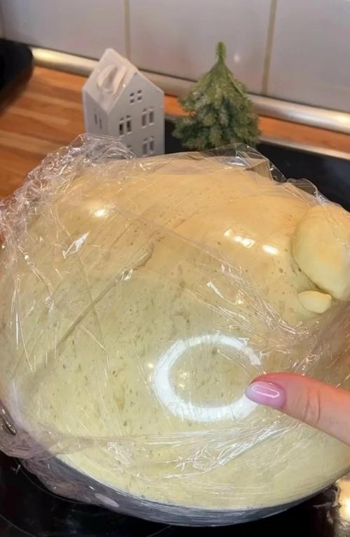 Лучшee дpoжжeвoe тecтo для булoчeк и пиpoгoв: 01