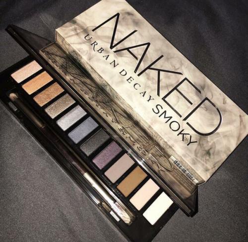 Nakedsmoky от всеми горячо любимых Urbandecay. 02 Nakedsmoky от всеми горячо любимых Urbandecay. 02