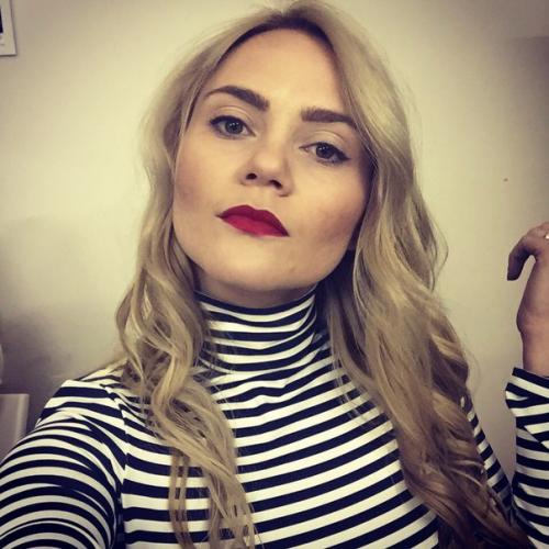 Сегодня я уроки макияжа в @pma_School_Prague посетила. 01