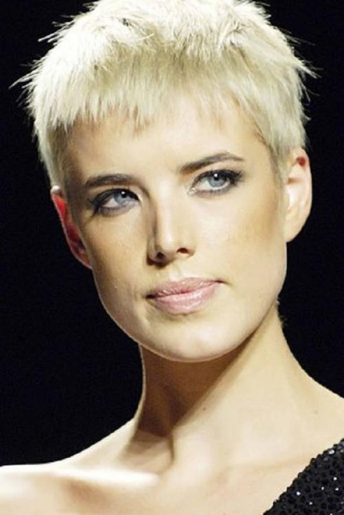 Стрижка пикси.  В переводе с английского, Pixie - фея или эльф. 01