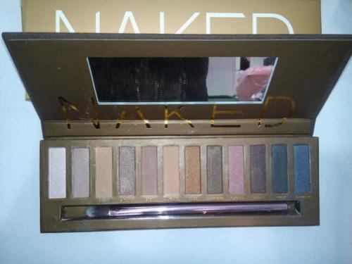 _Тени Naked_.  Цвета варьируются от деликатного шампанского то темного цвета стали, где в главных ролях 5 новых оттенков. 01 _Тени Naked_.  Цвета варьируются от деликатного шампанского то темного цвета стали, где в главных ролях 5 новых оттенков. 01